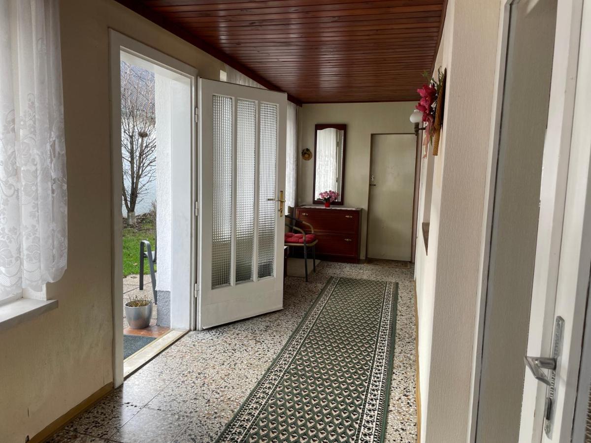 Cheap Outlet Center Apartment With Pool Parndorf Esterno foto