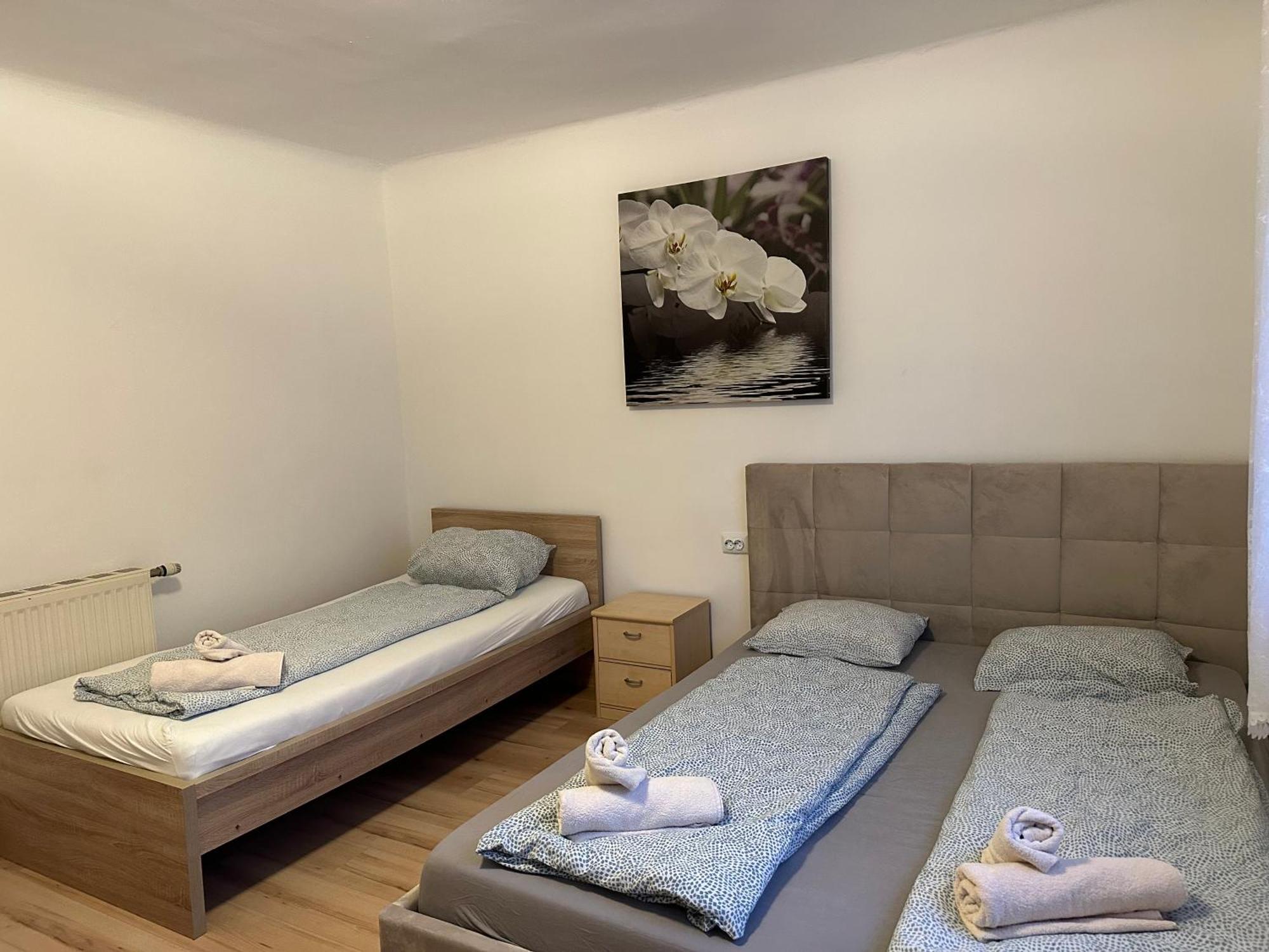 Cheap Outlet Center Apartment With Pool Parndorf Esterno foto