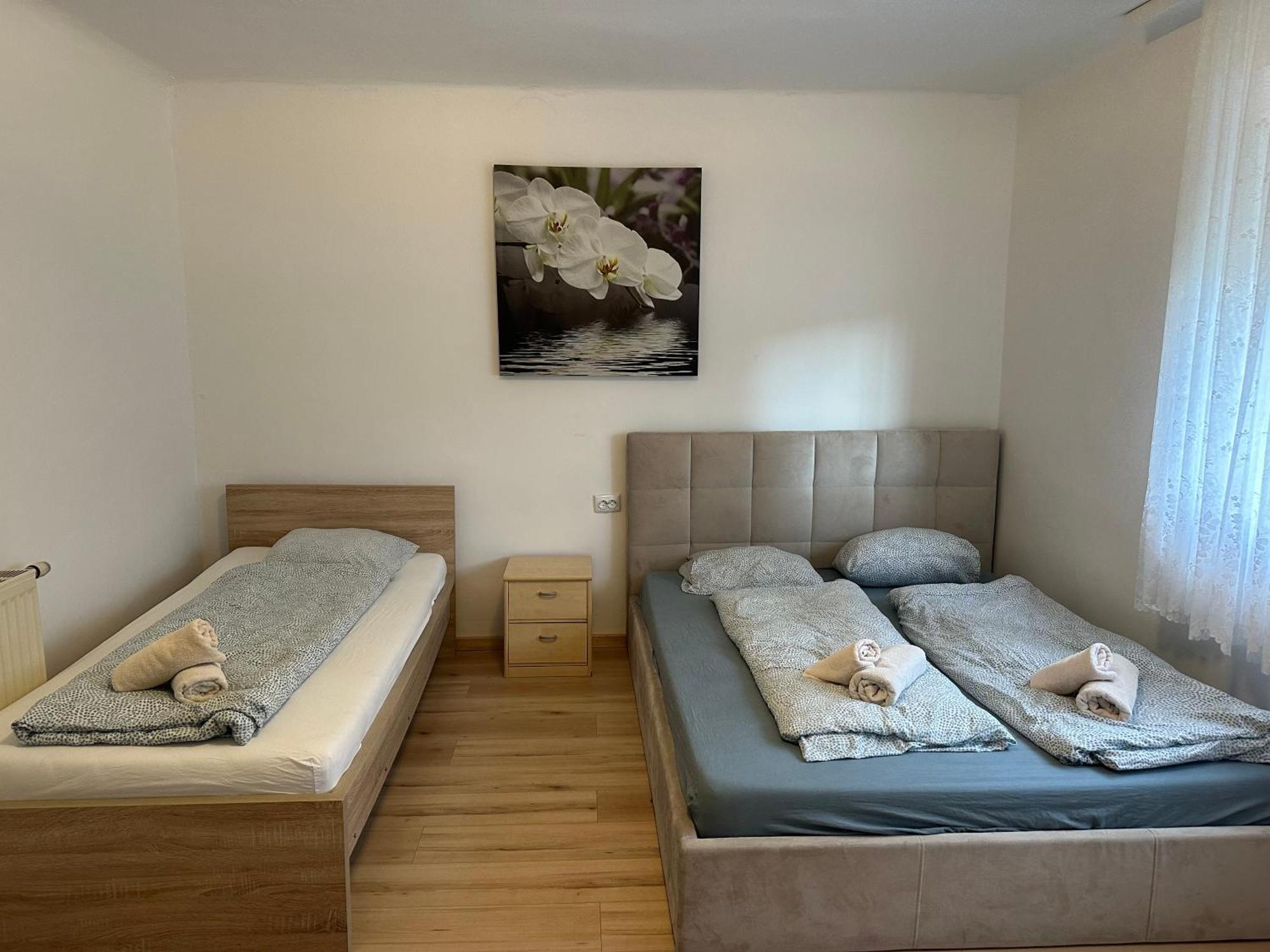 Cheap Outlet Center Apartment With Pool Parndorf Esterno foto