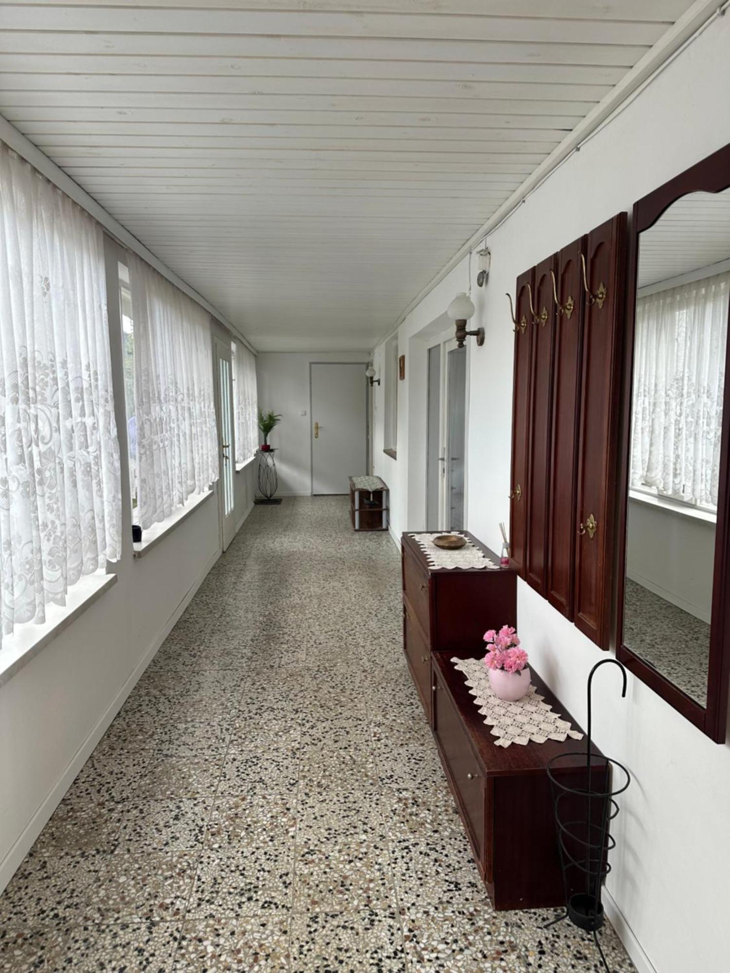 Cheap Outlet Center Apartment With Pool Parndorf Esterno foto