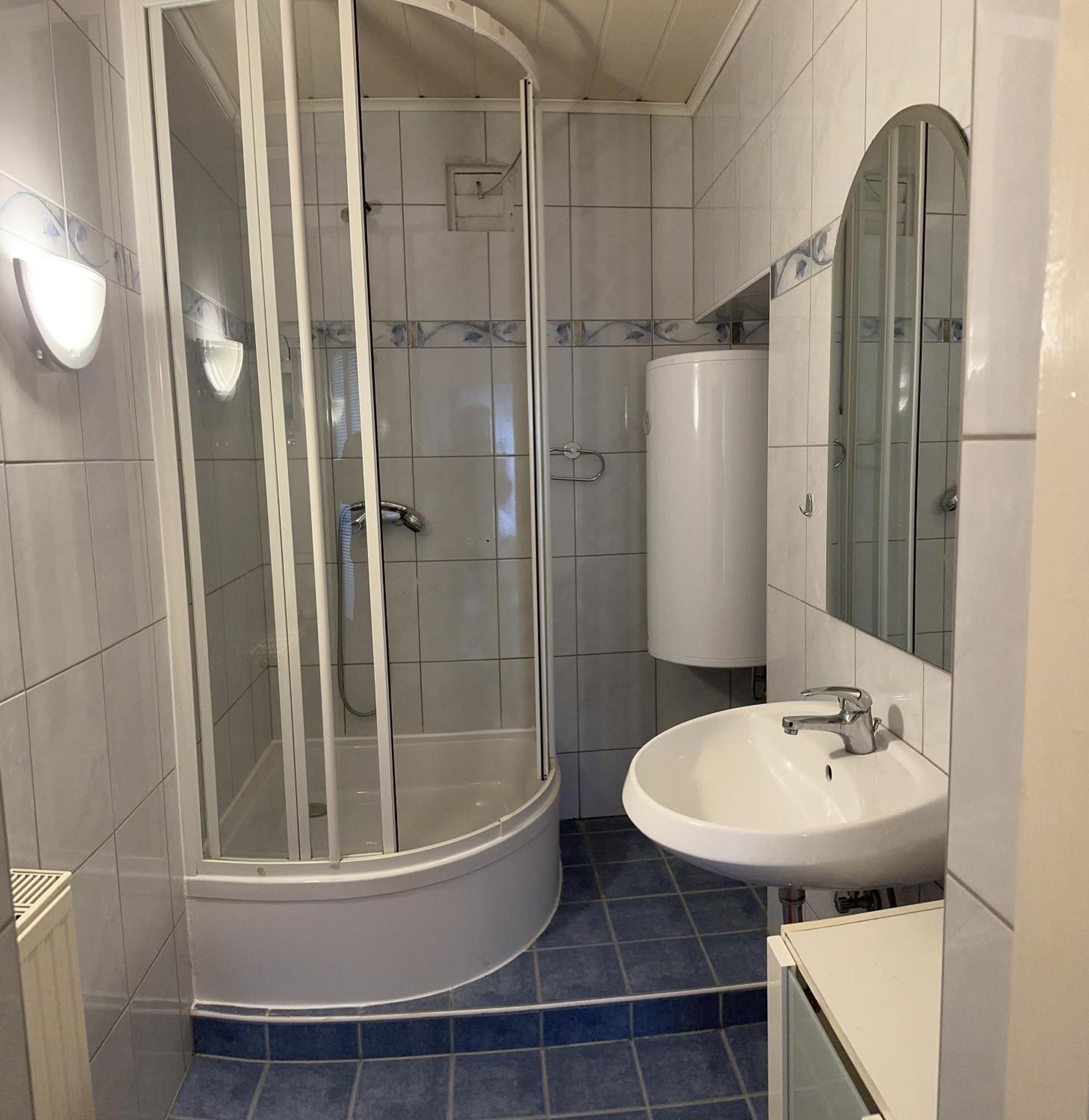 Cheap Outlet Center Apartment With Pool Parndorf Esterno foto